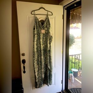 NWT - GIRL IN MIND - TEAL AND CREAM SNAKE PRINT - COMES WITH TIE FOR WAIST
